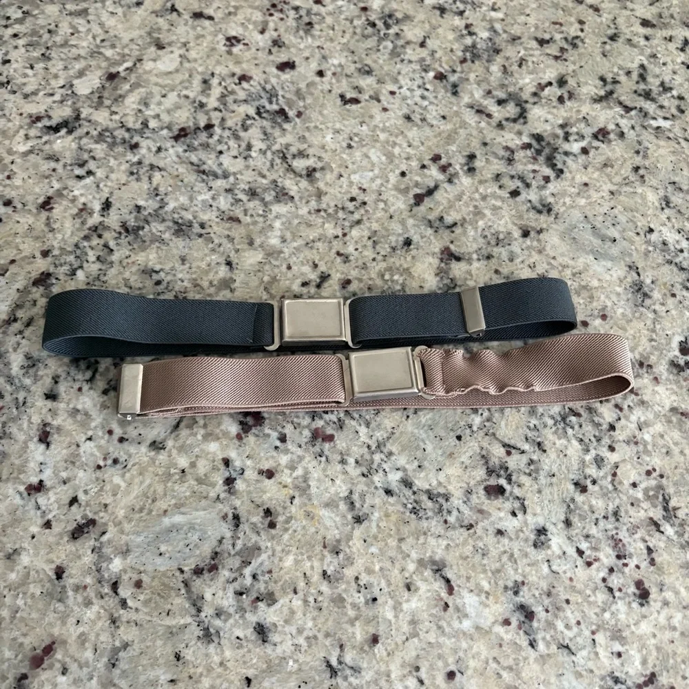 Boy adjustable belt bundle of 2 magnetic clasp 1 dark gray GUC 1 tan has issue